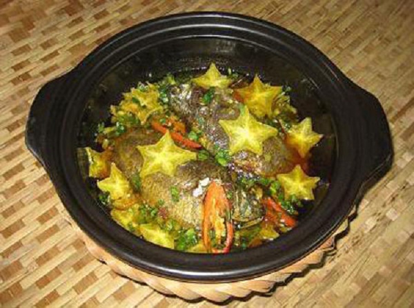 Cá diếc kho khế