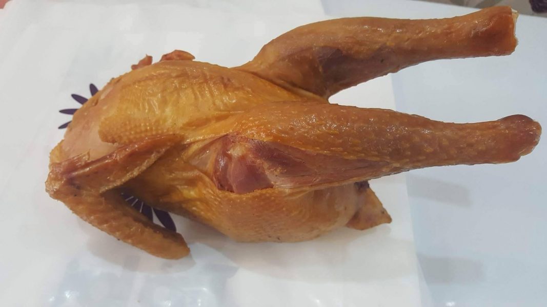 Gà ủ muối xông khói