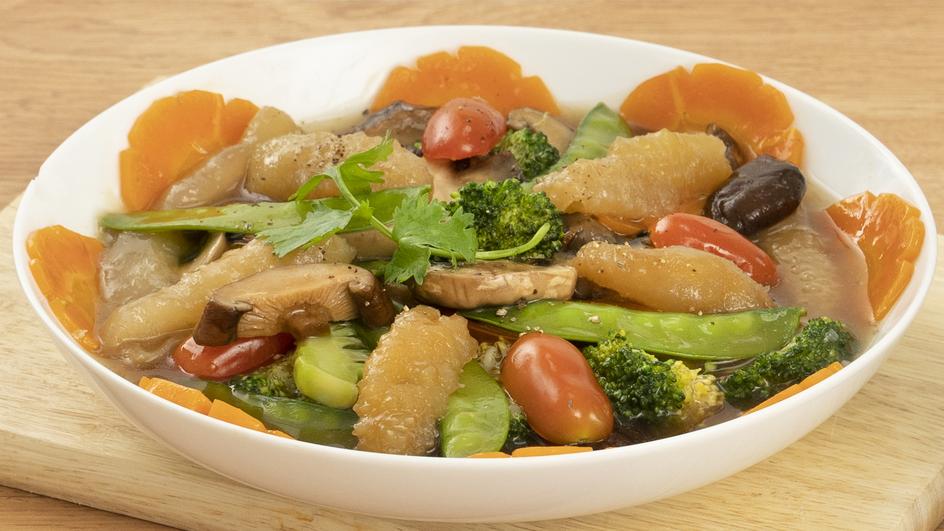 Hải sâm xào nấm đông cô