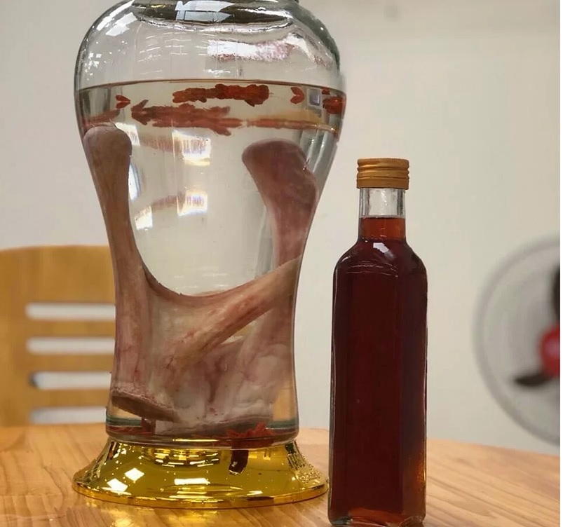 Rượu ngâm nhung hươu Hà Tĩnh - Đặc sản rượu quý cho sức khỏe