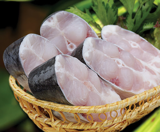 Nguyên liệu cần thiết cho cách làm cá basa kho tương như sau: