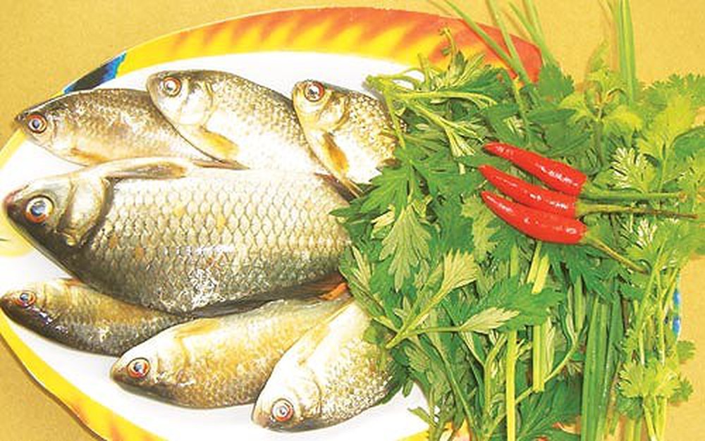 món ăn chữa bệnh từ cá diếc