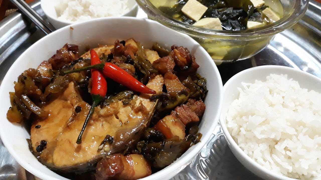 thưởng thức cá trắm đen kho thịt ba chỉ