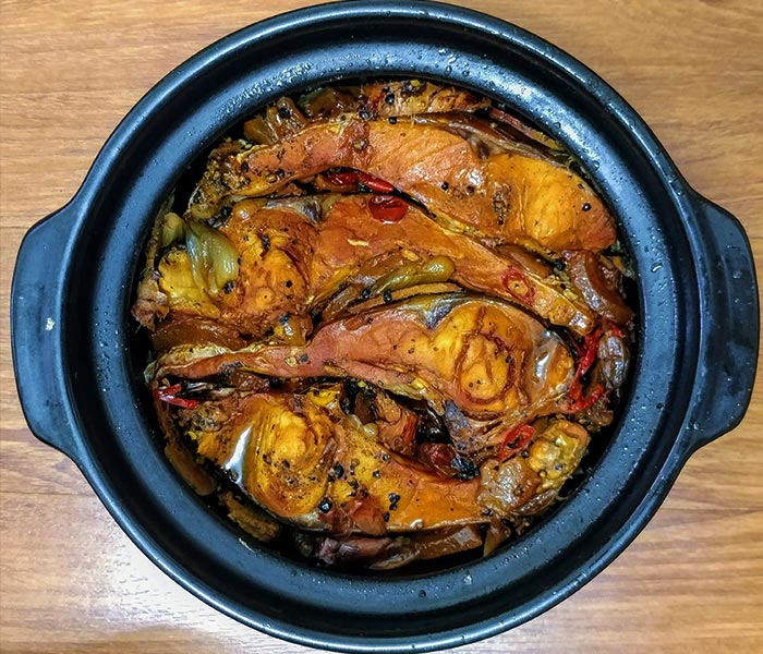 Cá trắm kho riềng