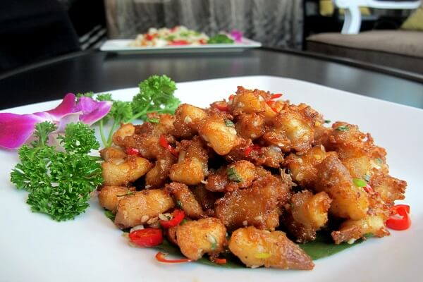 SỤN GỐI GÀ CHIÊN NƯỚC MẮM